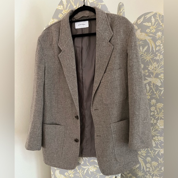 SOLD Oversized Wool Blazer in Oatmeal - Picture 6 of 9